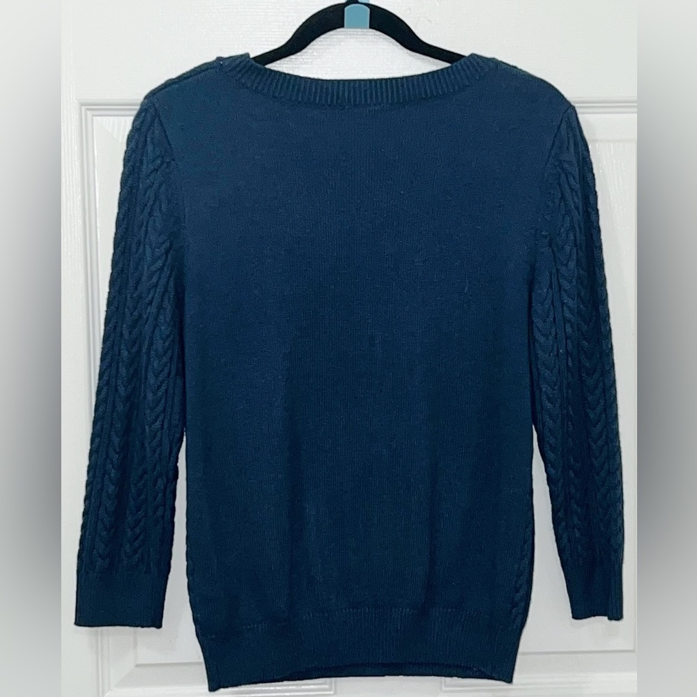 - New H&M basic sweater Size Medium - Picture 4 of 4